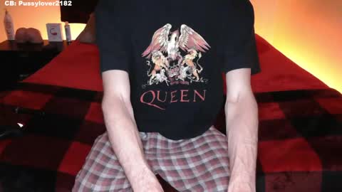 Snapshot of pussylover2182 chatting on 10.08.25 pussylover2182 online show from 10.08.25