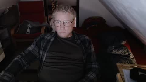 Snapshot of pussylovercb chatting on 09.30.25 pussylovercb online show from 09.30.25