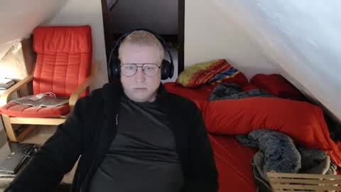 Snapshot of pussylovercb chatting on 10.27.25 pussylovercb online show from 10.27.25