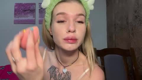 Lina online show from 09.21.25