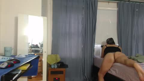 Snapshot of putiputi4u chatting on 05.24.26 putiputi4u online show from 05.24.26