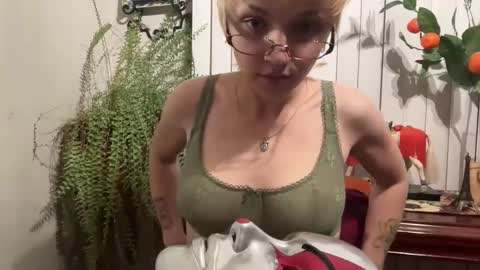 Snapshot of pvnkpixie chatting on 09.09.25 pvnkpixie online show from 09.09.25