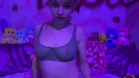 Snapshot of pvnkpixie chatting on 09.12.25 pvnkpixie online show from 09.12.25