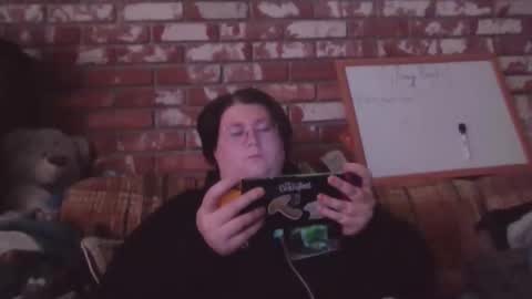 Snapshot of qtbisuccubi chatting on 01.16.26 Br4tty Bunny online show from 01.16.26