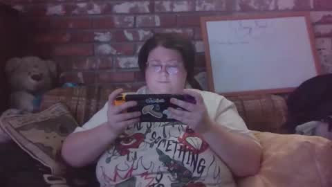 Snapshot of qtbisuccubi chatting on 02.06.26 Br4tty Bunny online show from 02.06.26