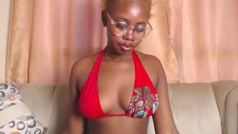 Snapshot of quaine_ryleighn chatting on 01.18.26 RYLEIGHN online show from 01.18.26