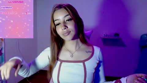 Snapshot of quee_tiana chatting on 04.24.26 your princess online show from 04.24.26