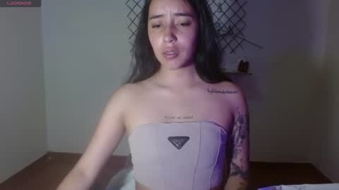Snapshot of quee_tiana chatting on 06.27.26 your princess online show from 06.27.26