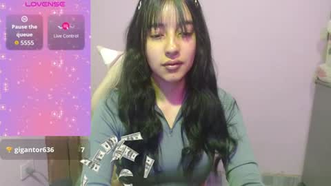 Snapshot of quee_tiana chatting on 07.19.26 your princess online show from 07.19.26