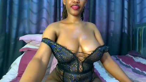 Snapshot of queen321850 chatting on 06.15.26 queen321850 online show from 06.15.26