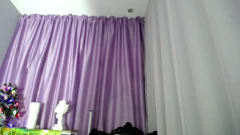 Snapshot of queen_a_n_i chatting on 12.20.24 A N I Ill be here on December 1st online show from 12.20.24