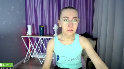 Snapshot of queen_a_n_i chatting on 01.31.25 A N I Ill be here on December 1st online show from 01.31.25