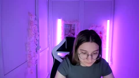 Snapshot of queen_amelie chatting on 05.09.26 Amelie online show from 05.09.26