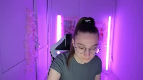 Snapshot of queen_amelie chatting on 05.10.26 Amelie online show from 05.10.26