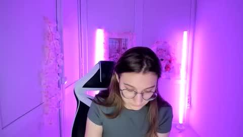 Snapshot of queen_amelie chatting on 05.11.26 Amelie online show from 05.11.26