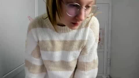 Snapshot of queen_amelie chatting on 05.26.26 Amelie online show from 05.26.26