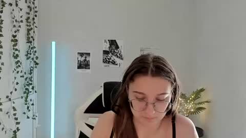 Snapshot of queen_amelie chatting on 07.07.26 Amelie online show from 07.07.26