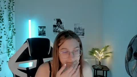 Snapshot of queen_amelie chatting on 07.13.26 Amelie online show from 07.13.26