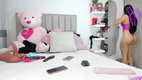 Snapshot of queen_antonella_oficial chatting on 06.03.26 QUEEN ANTONELLA online show from 06.03.26