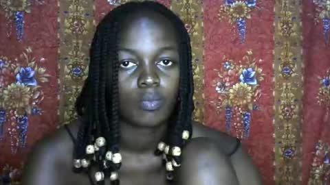 queen_banice online show from 10.20.25