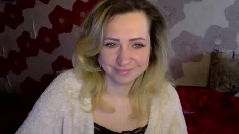 Snapshot of queen_daenerys chatting on 02.22.25 Queen Daenerys online show from 02.22.25