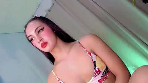 Snapshot of queen_danaya chatting on 04.01.26 queen_danaya online show from 04.01.26