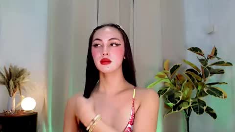 Snapshot of queen_danaya chatting on 04.06.26 queen_danaya online show from 04.06.26