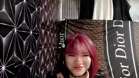 Snapshot of queen_elicktra chatting on 04.18.26 JOY online show from 04.18.26
