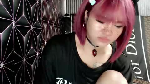 Snapshot of queen_elicktra chatting on 04.22.26 JOY online show from 04.22.26