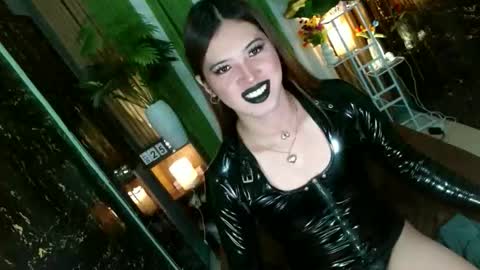 Kendal  online here from 6am-3pm philippine time online show from 10.24.25