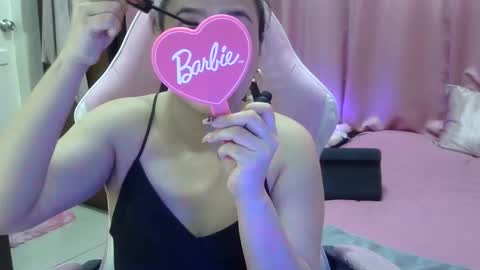 QueenHennessy online show from 02.13.25