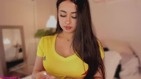 Snapshot of queen_liana chatting on 07.04.26 Liana online show from 07.04.26
