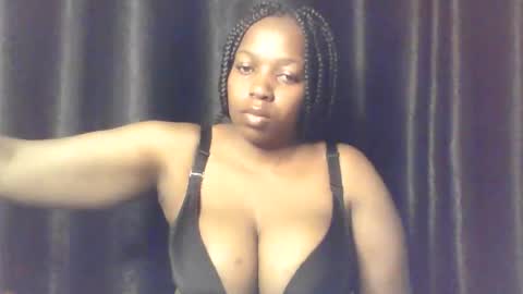 Snapshot of queen_melanine chatting on 02.17.26 QUEEN online show from 02.17.26