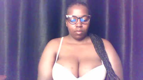 Snapshot of queen_melanine chatting on 07.05.26 QUEEN online show from 07.05.26