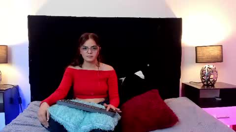 Snapshot of queen_misy chatting on 06.26.26 queen_misy online show from 06.26.26