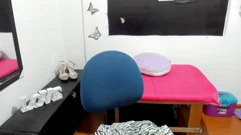 queen_natttyy online show from 01.29.25