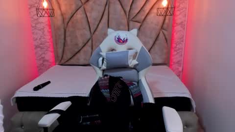   online show from 02.01.25