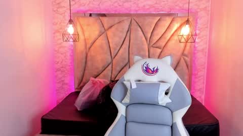   online show from 03.04.25