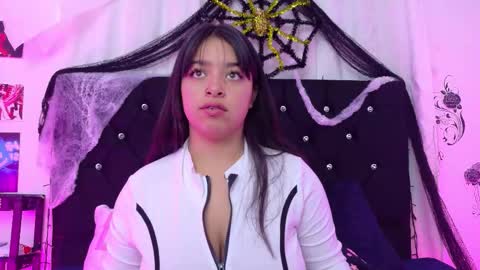 queen_salomme online show from 10.22.25