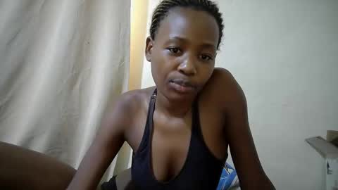 Snapshot of queen_slender chatting on 05.05.26 queen_slender online show from 05.05.26