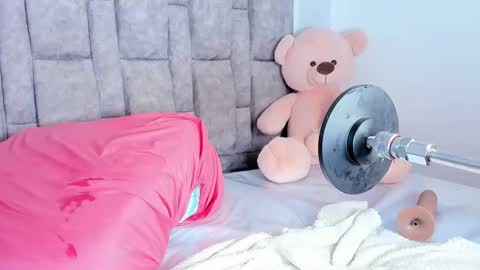 queen_yully online show from 02.19.26