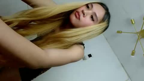 CALL ME YOUR QUEEN AIVY1 online show from 10.22.25