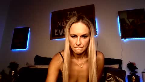 queenb6969694u online show from 03.10.26