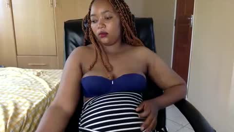 Queenbebony2 online show from 03.05.25