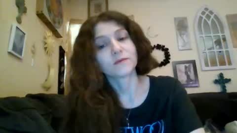 queencrimsonlvx online show from 06.11.26