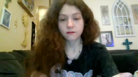 queencrimsonlvx online show from 07.13.26