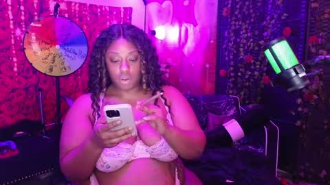 Snapshot of queencroze chatting on 03.31.26 Queen Cherise Roze online show from 03.31.26
