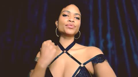 Sweet Goddess online show from 11.15.25