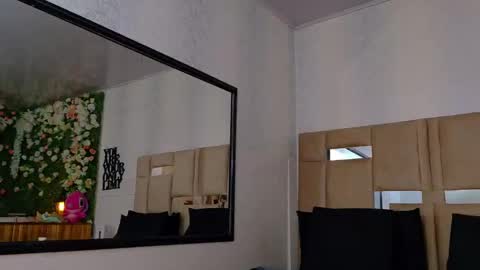 QUEENJEENN online show from 10.01.25