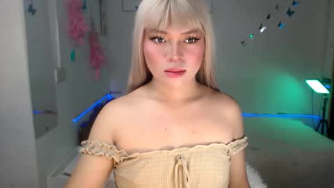 Snapshot of queenkelesey chatting on 10.21.25 kelesey online show from 10.21.25